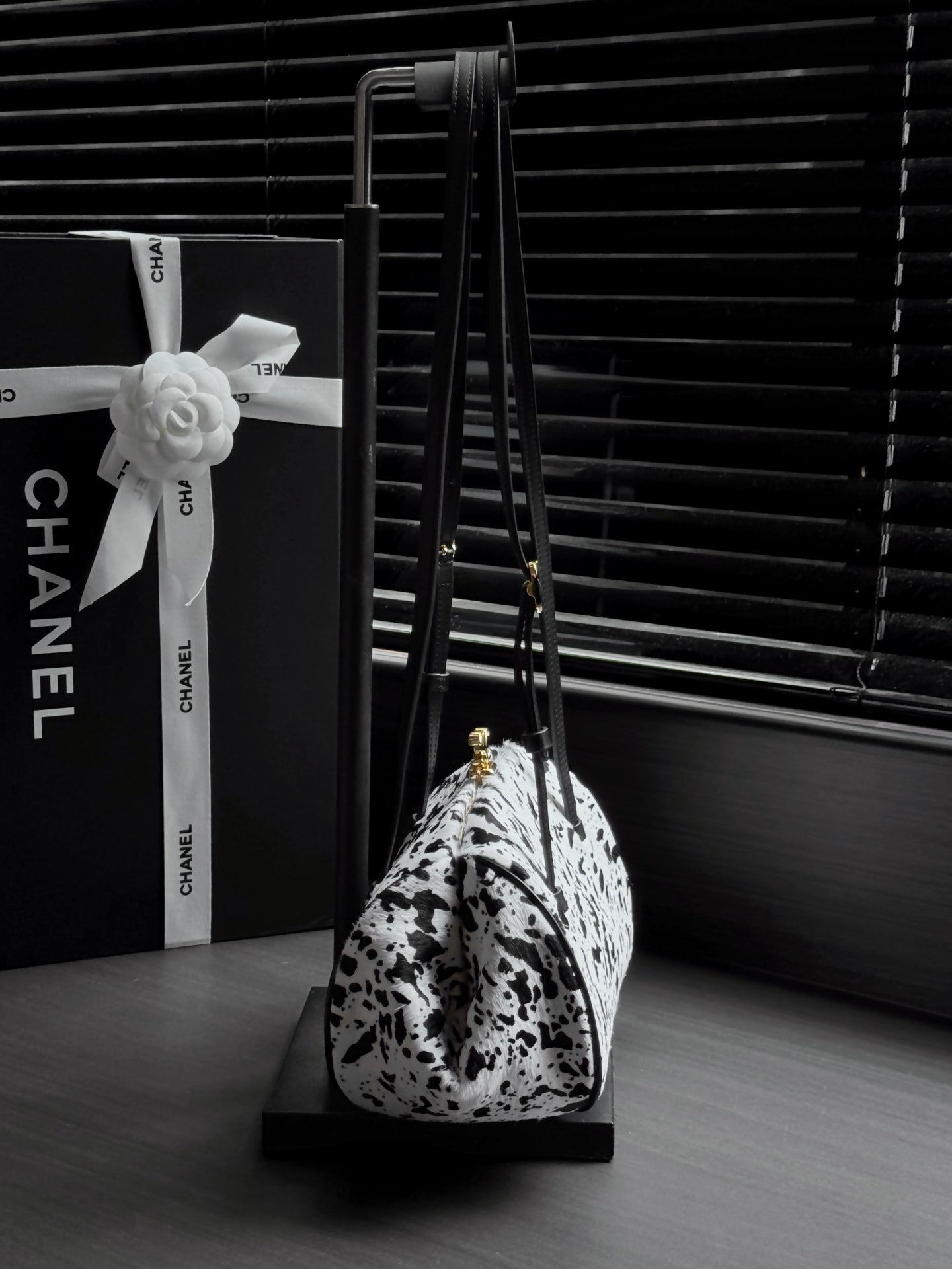 CHANEL 26S SHOULDER BAG 28 IN BLACK AND WHITE SPOTTED PRINT PONY HAIR