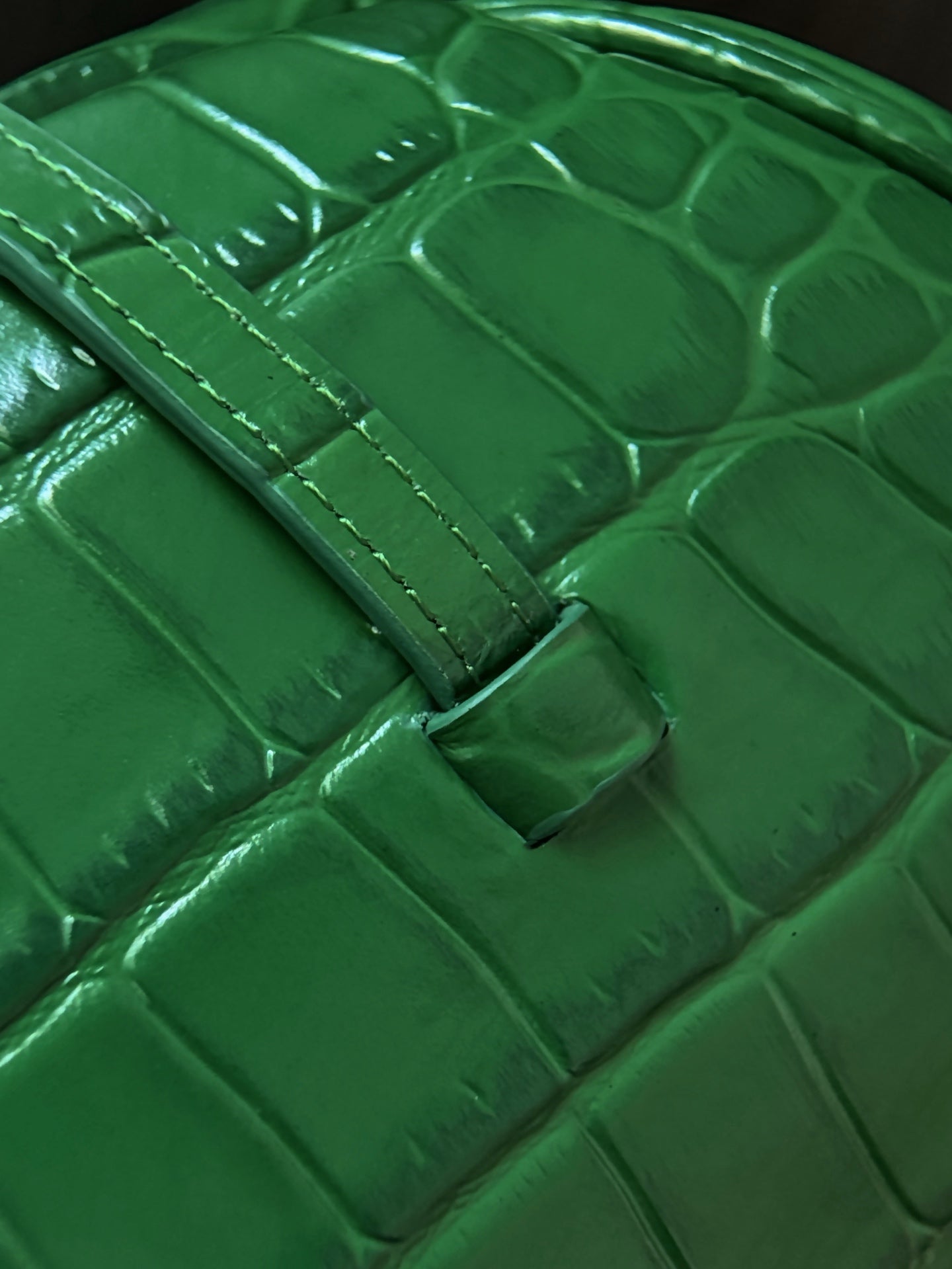 CHANEL 26S SHOULDER BAG 28 IN GREEN CROC-EMBOSSED CALFSKIN