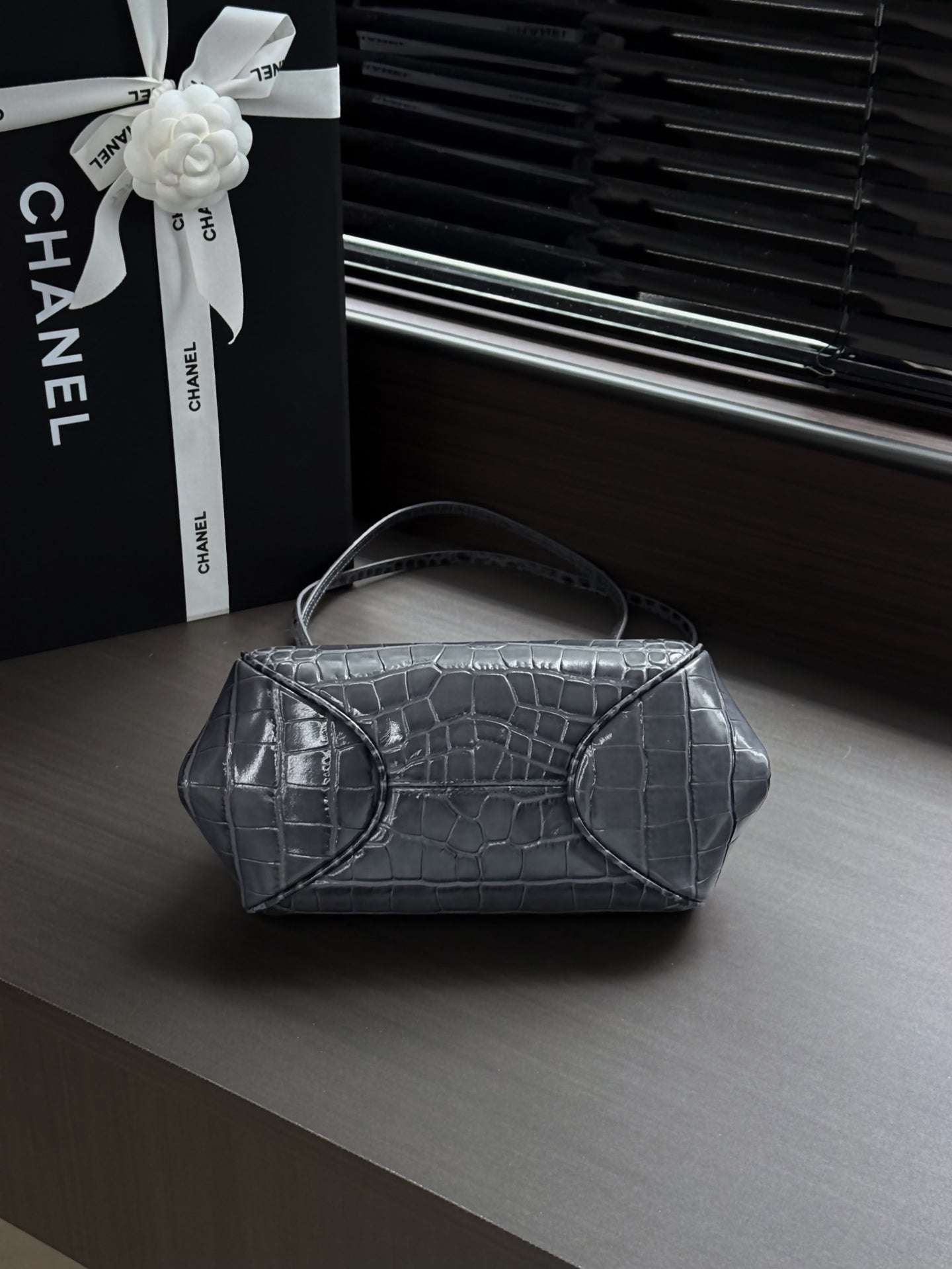 CHANEL 26S SHOULDER BAG 28 IN DARK GREY GLOSSY CROCODILE-EMBOSSED CALFSKIN