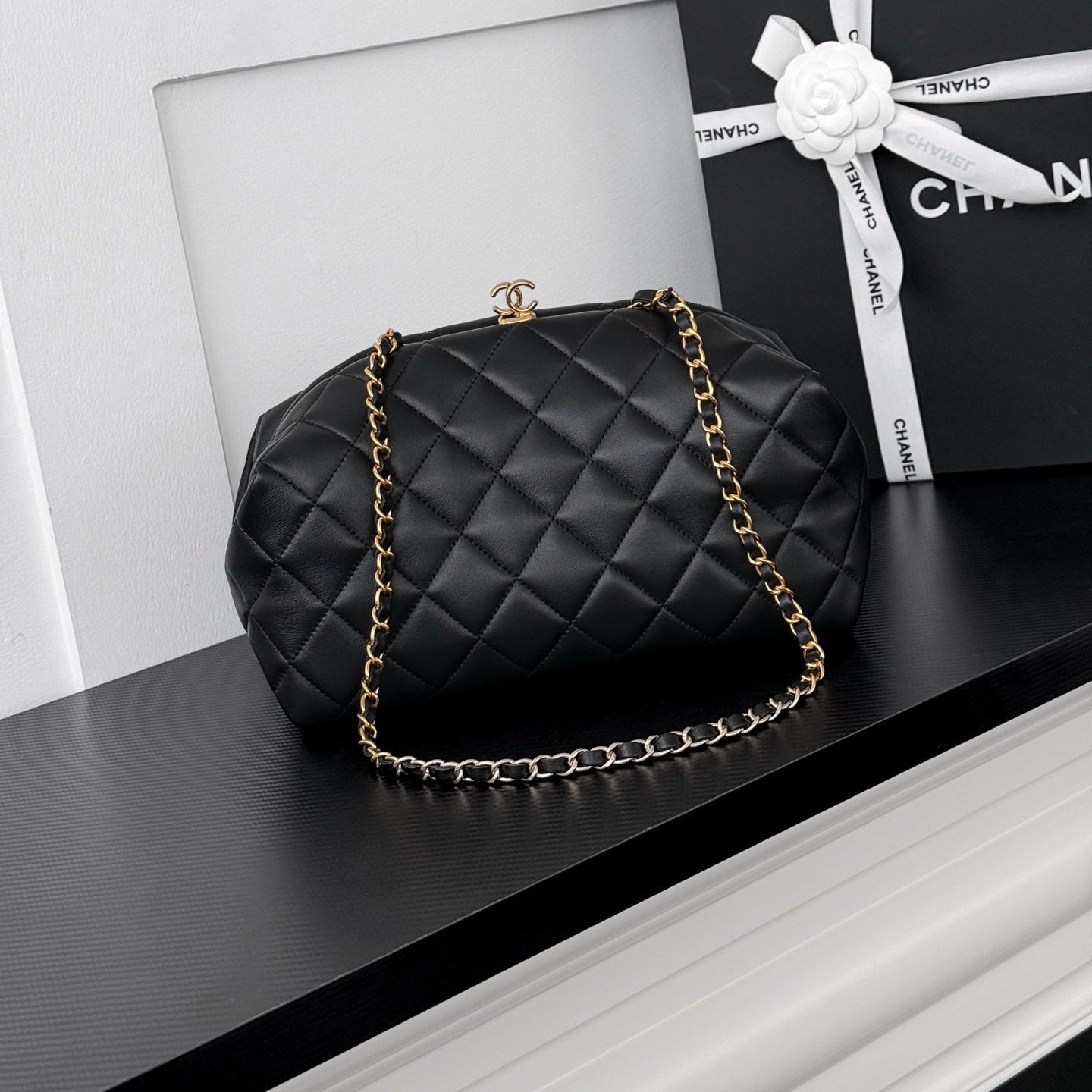 CHANEL 26S SHOULDER BAG 27 IN BLACK LAMBSKIN WITH CHAIN STRAP