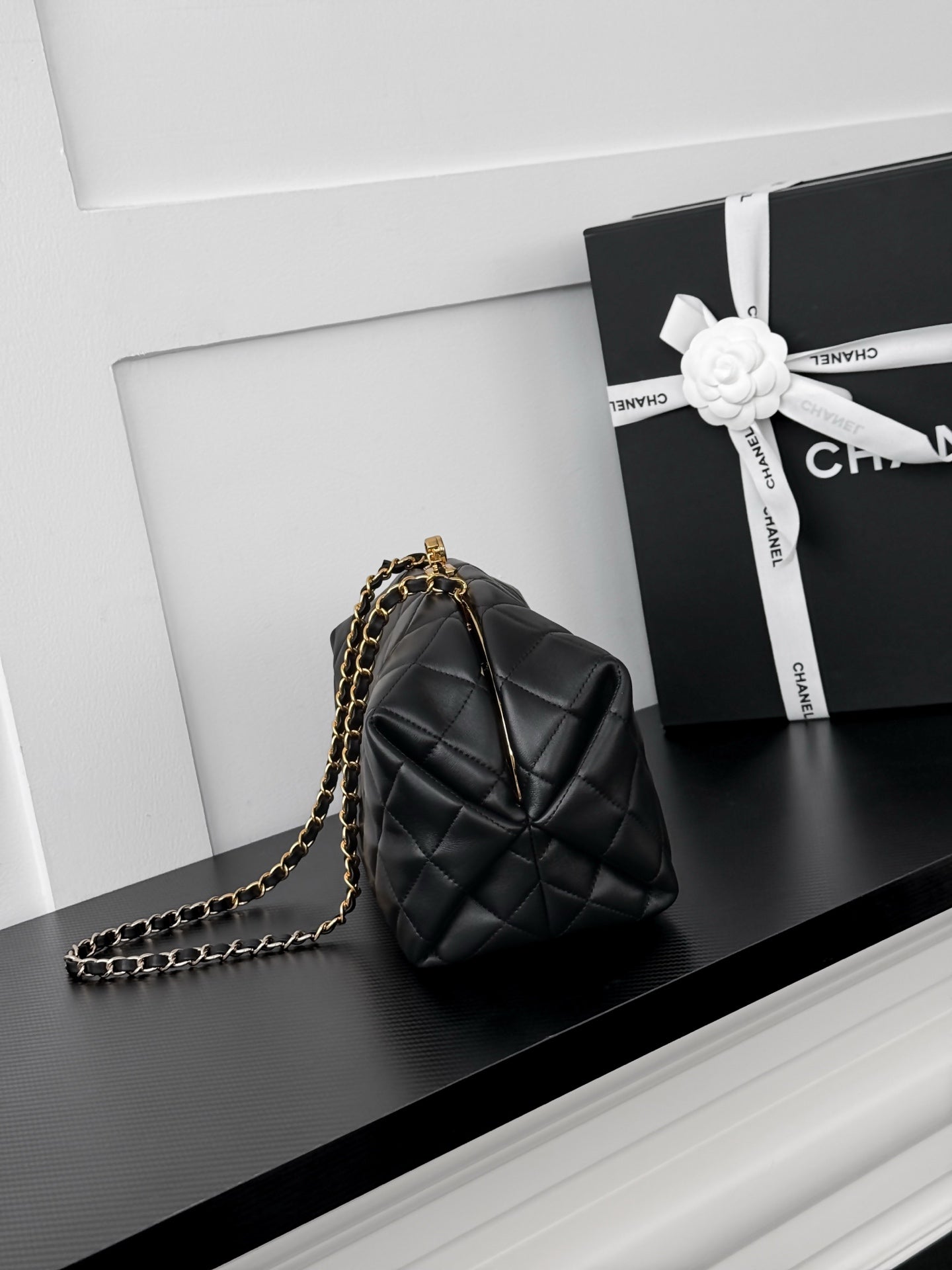 CHANEL 26S SHOULDER BAG 27 IN BLACK LAMBSKIN WITH CHAIN STRAP