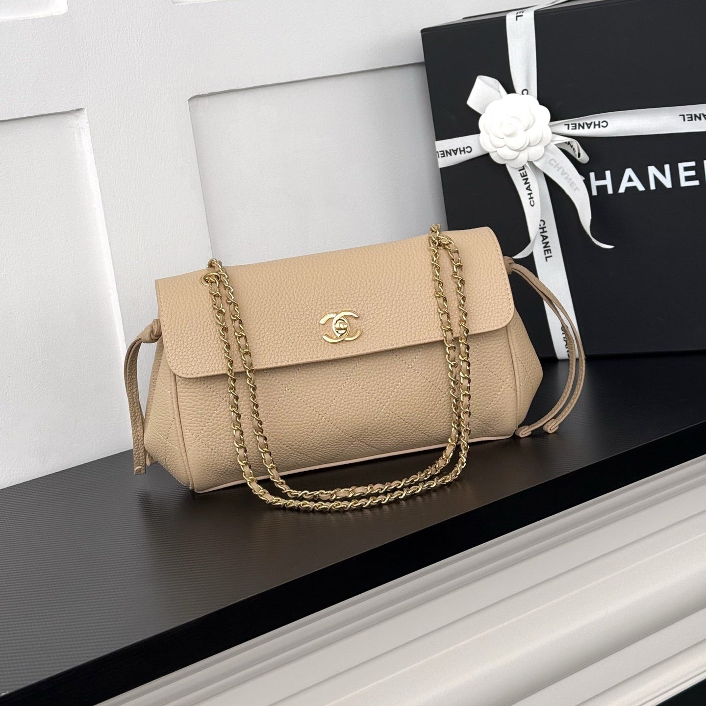 CHANEL 26S SHOULDER BAG 29 IN BEIGE GRAINED CALFSKIN