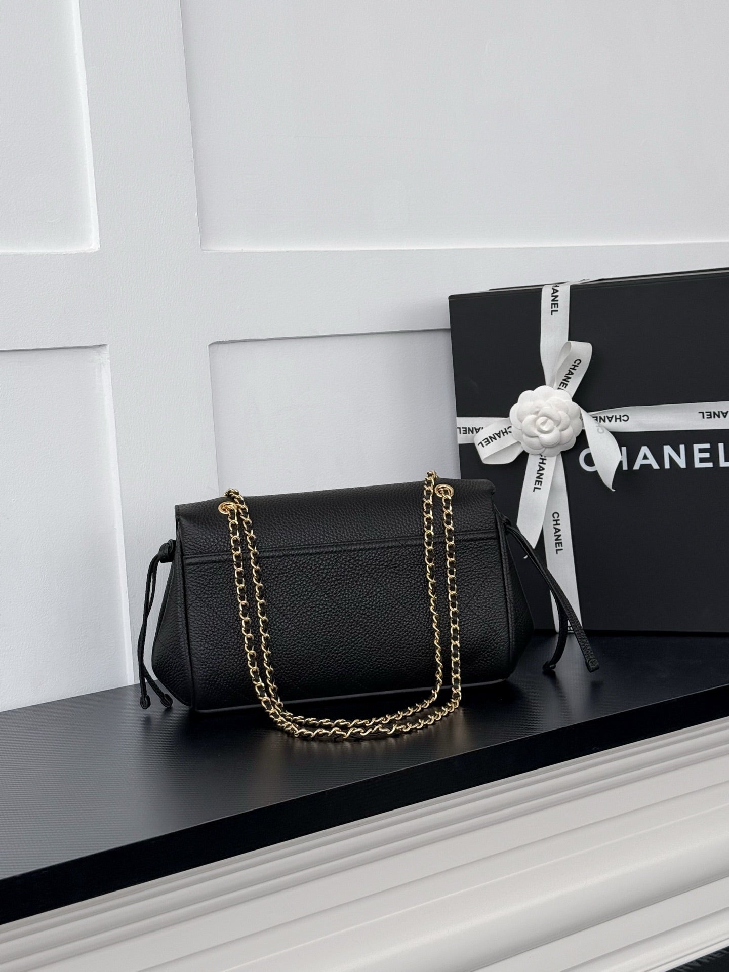 CHANEL 26S SHOULDER BAG 29 IN BLACK GRAINED CALFSKIN