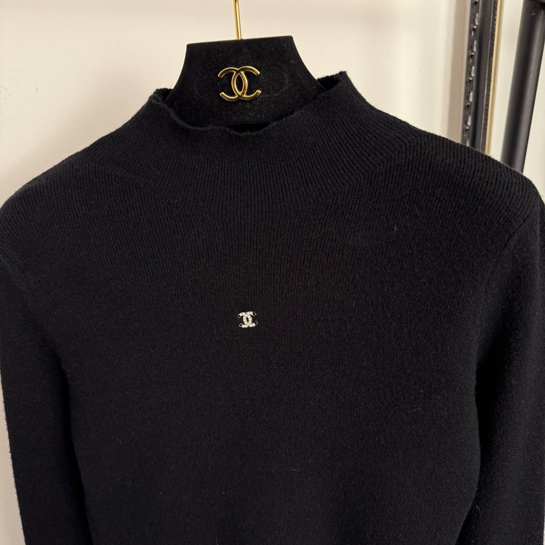 CHANEL 26S HIGH-NECK KNIT SWEATER 764