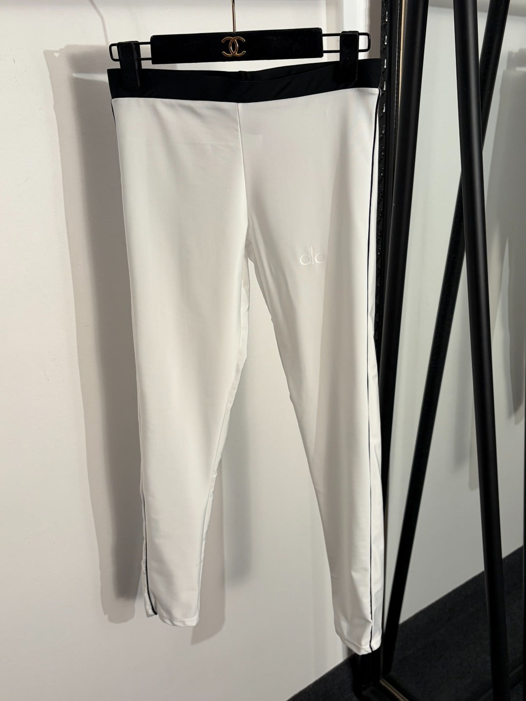 ALO 26S CAMI TOP & HIGH-WAIST LEGGINGS SET 240