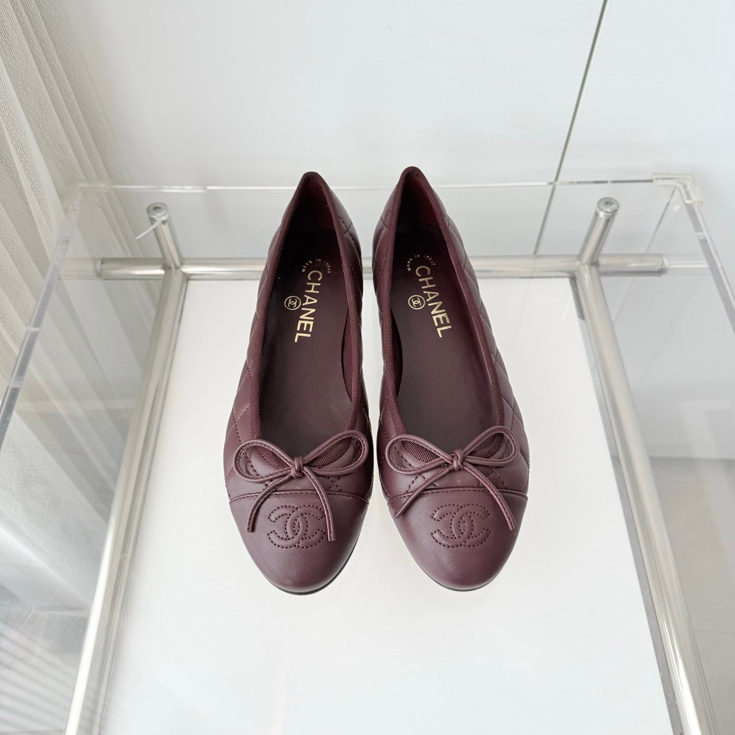 CHANEL 26S BALLET FLATS IN BURGUNDY RED QUILTED CALFSKIN WITH BOW