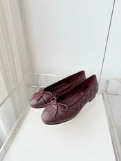 CHANEL 26S BALLET FLATS IN BURGUNDY RED QUILTED CALFSKIN WITH BOW