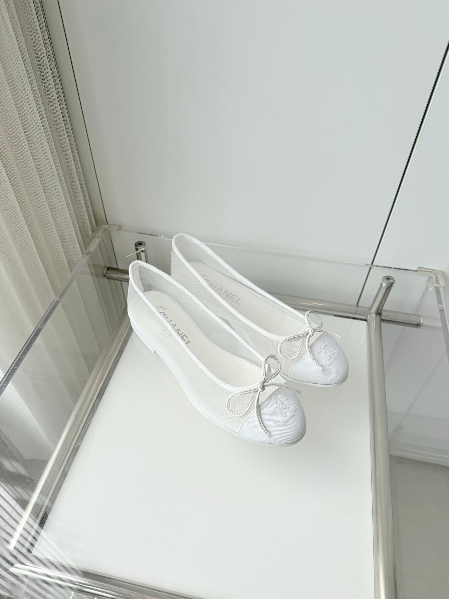 CHANEL 26S BALLET FLATS IN WHITE MESH TOE CAP AND BOW