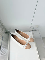 CHANEL 26S BALLET FLATS IN WHITE CALFSKIN WITH BEIGE TOE CAP AND BOW