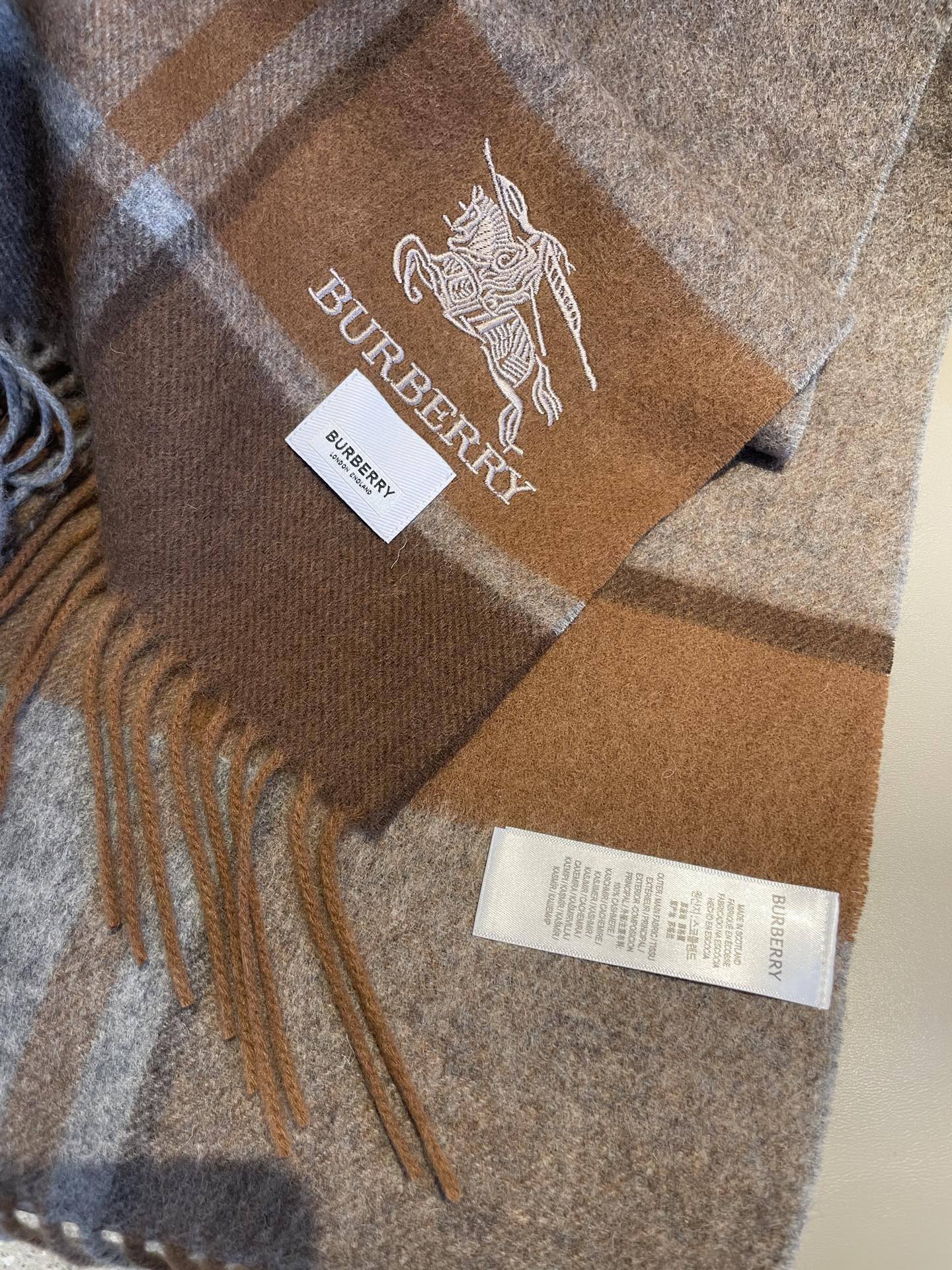BURBERRY 26S SCARF 180CM IN CASHMERE 160445