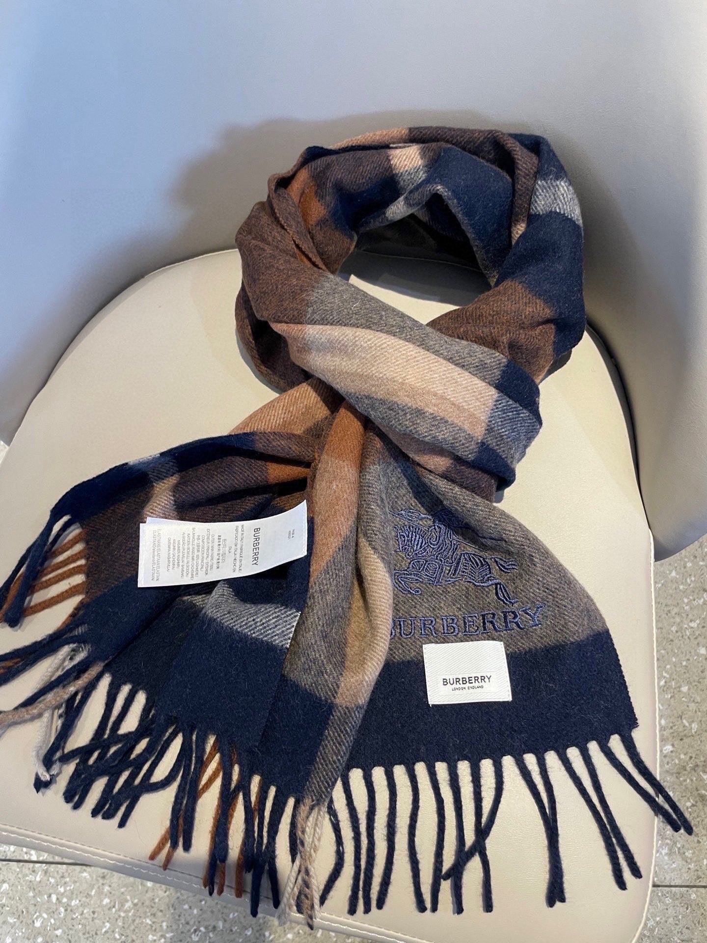 BURBERRY 26S SCARF 180CM IN CASHMERE 163815