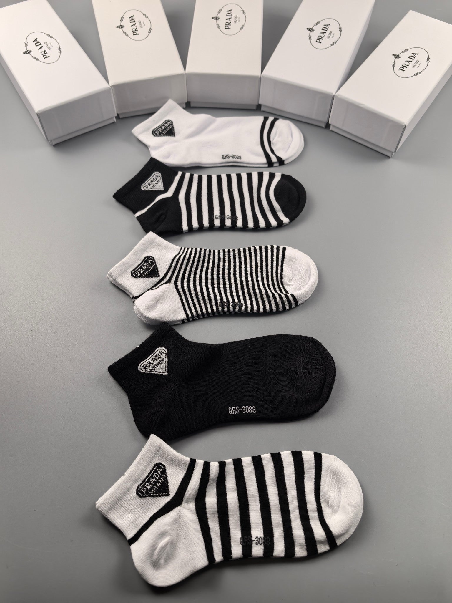 PRADA 26S ANKLE SOCKS 564712 (1 BOX)