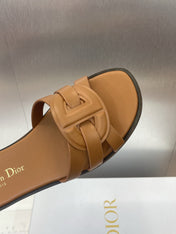 D-CLUB SLIDE SANDAL 25S IN BROWN CALFSKIN