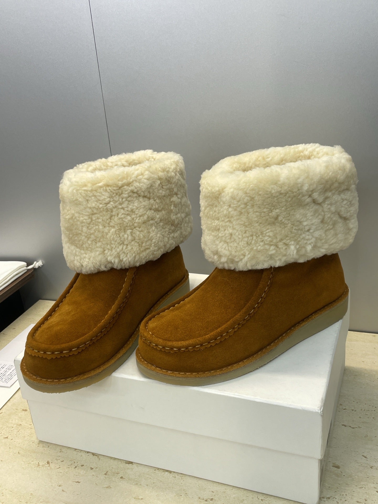 CHLOÉ 26S SHEARLING BOOTS IN BROWN SUEDE