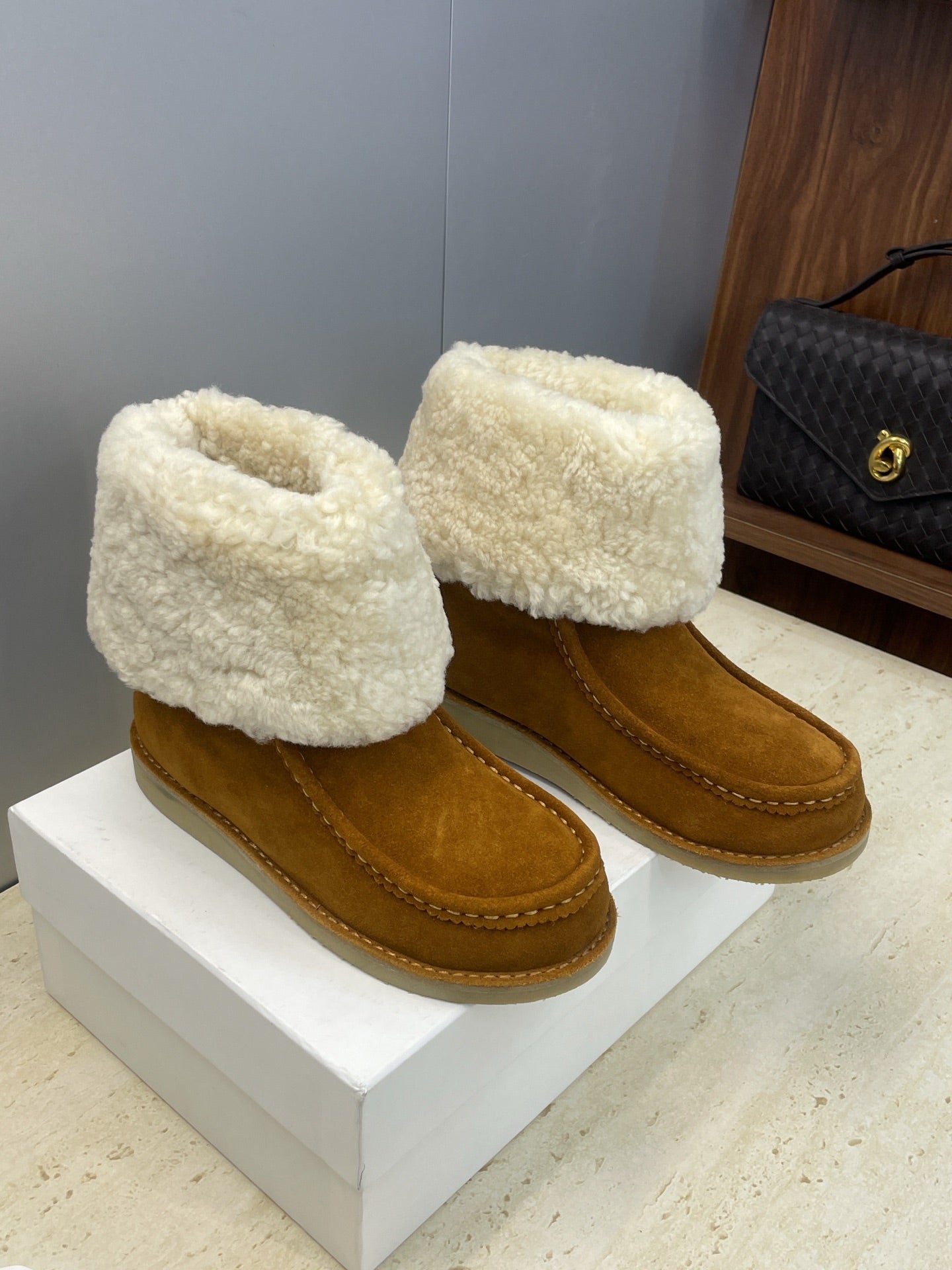 CHLOÉ 26S SHEARLING BOOTS IN BROWN SUEDE
