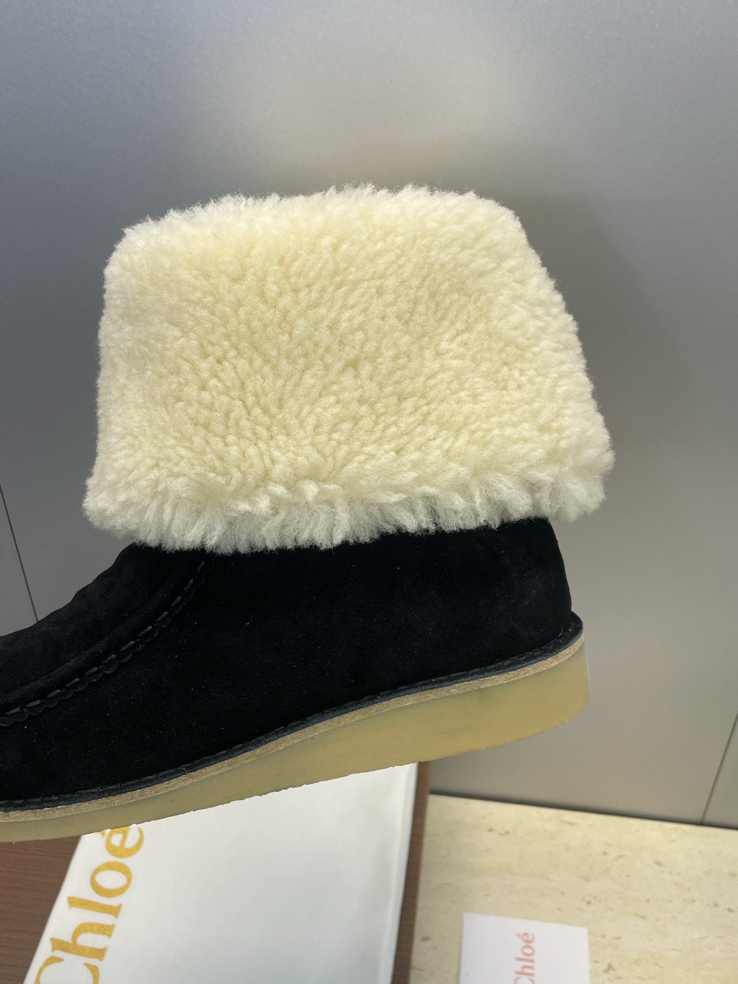 CHLOÉ 26S SHEARLING BOOTS IN BLACK SUEDE
