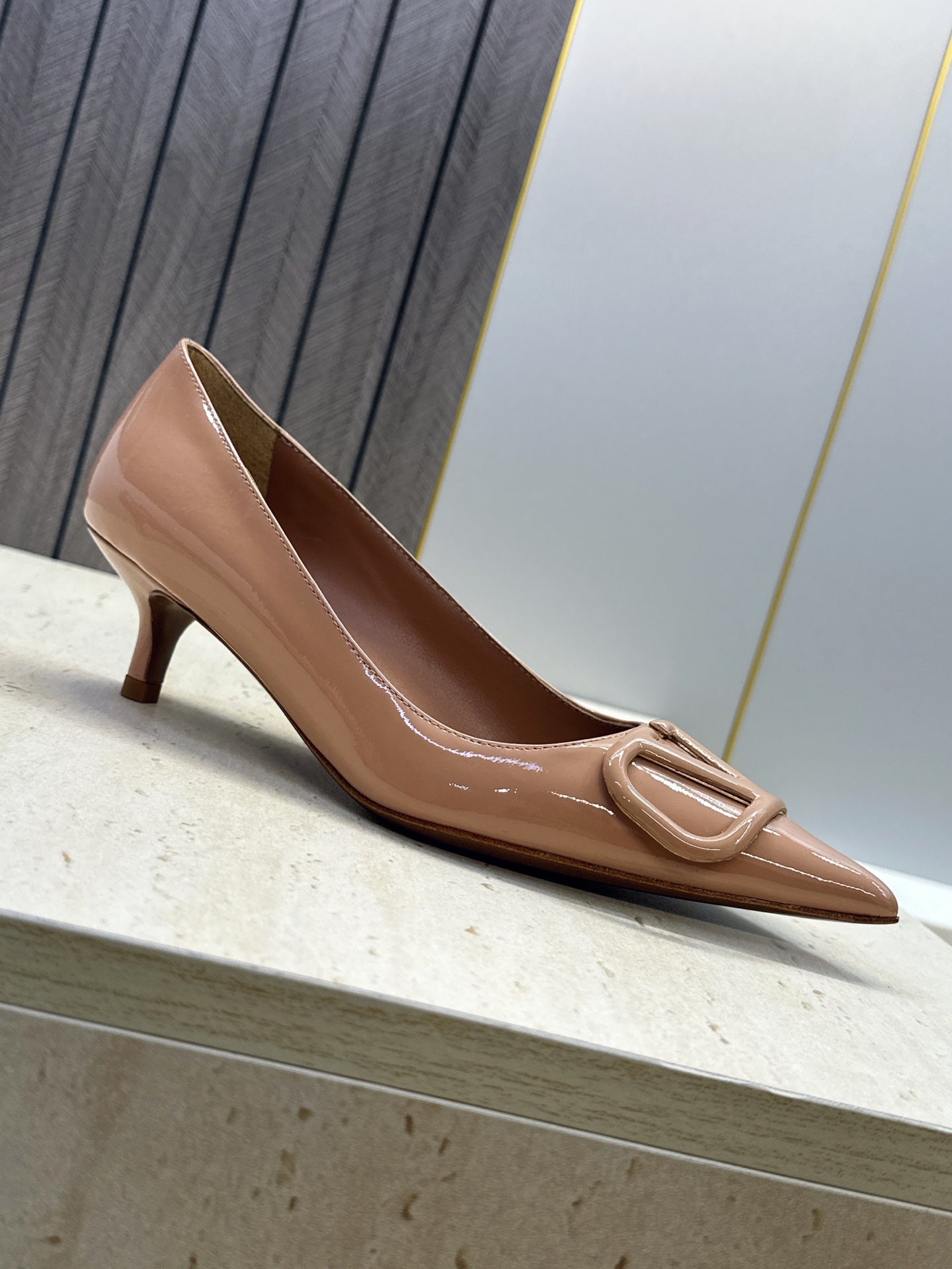 VALENTINO 26S HIGH HEELS 40 MM IN NUDE PATENT CALFSKIN