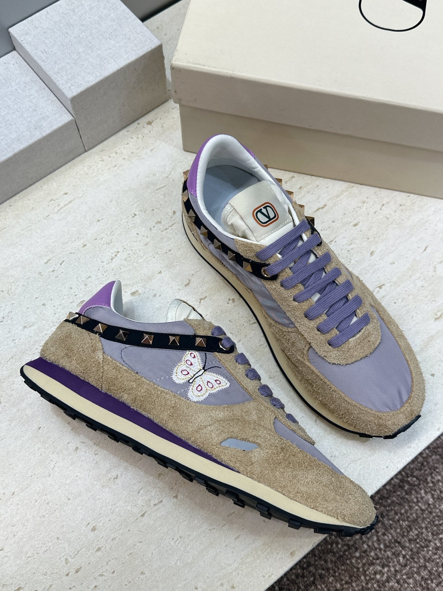 VALENTINO 26S BUTTERFLY EMBROIDERED SNEAKERS IN BEIGE SUEDE & PURPLE FABRIC