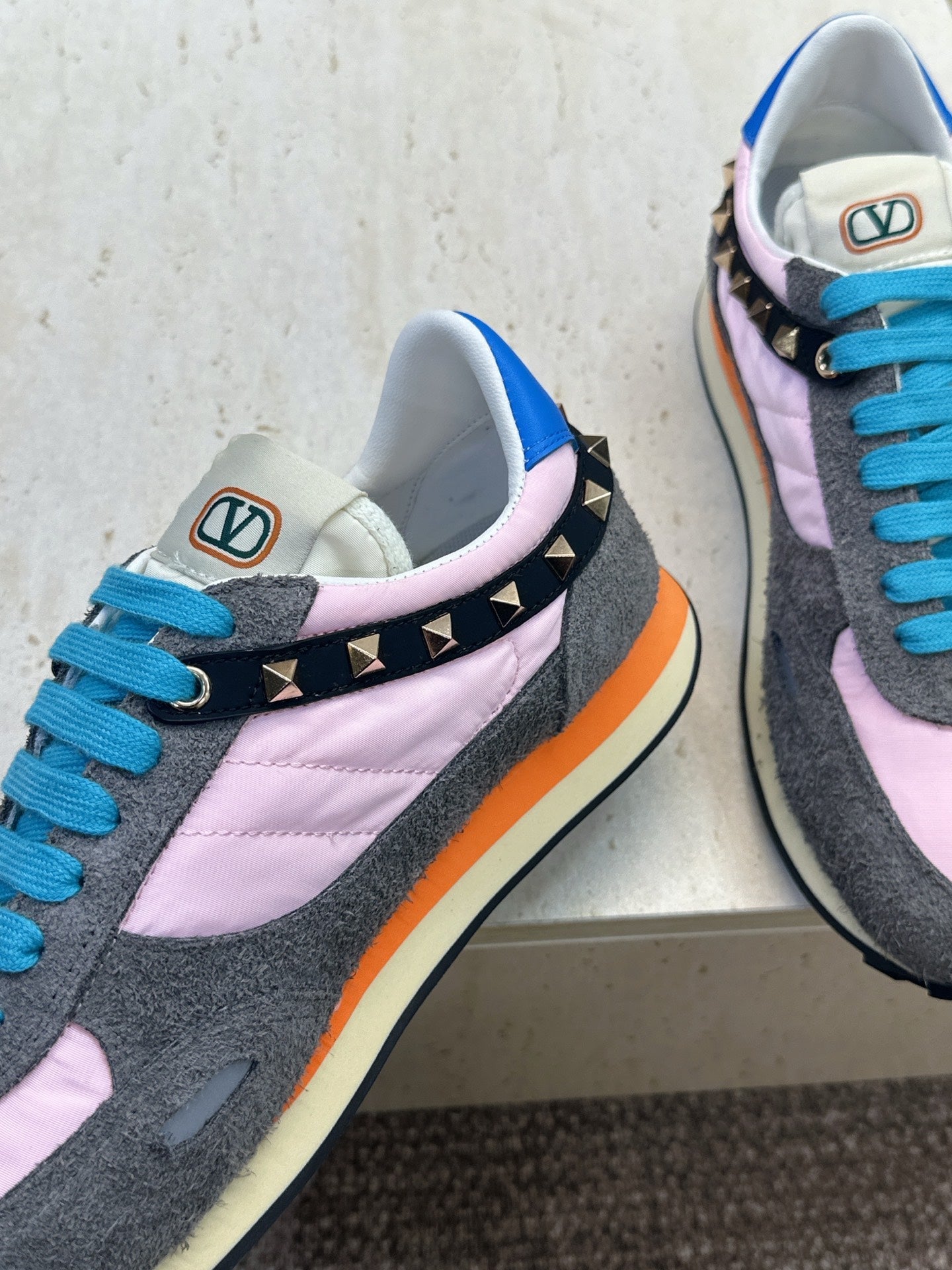 VALENTINO 26S BUTTERFLY EMBROIDERED SNEAKERS IN GREY SUEDE & PINK FABRIC