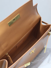 MANHATTAN HANDBAG 32 IN CINNAMON BROWN CALFSKIN GOLD HARDWARE