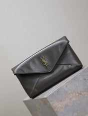 ENVELOPE CLUTCH 29 IN KOMBU GREEN LAMBSKIN COPPER LOGO