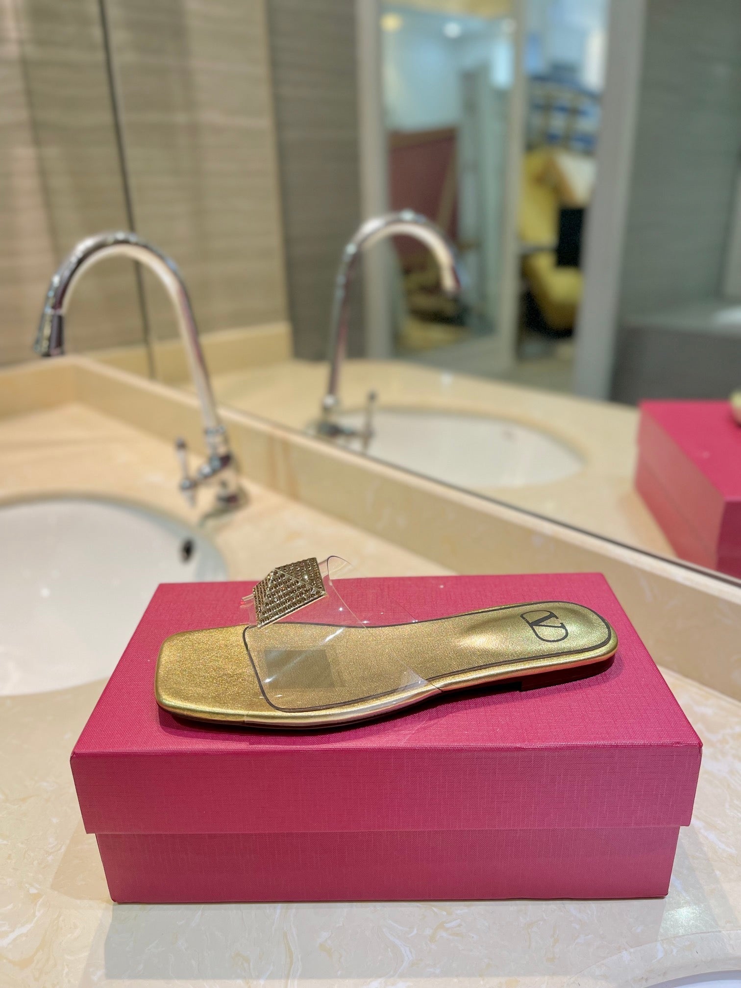 VALENTINO 26S FLAT SLIDES IN GOLD LAMBSKIN WITH CRYSTAL