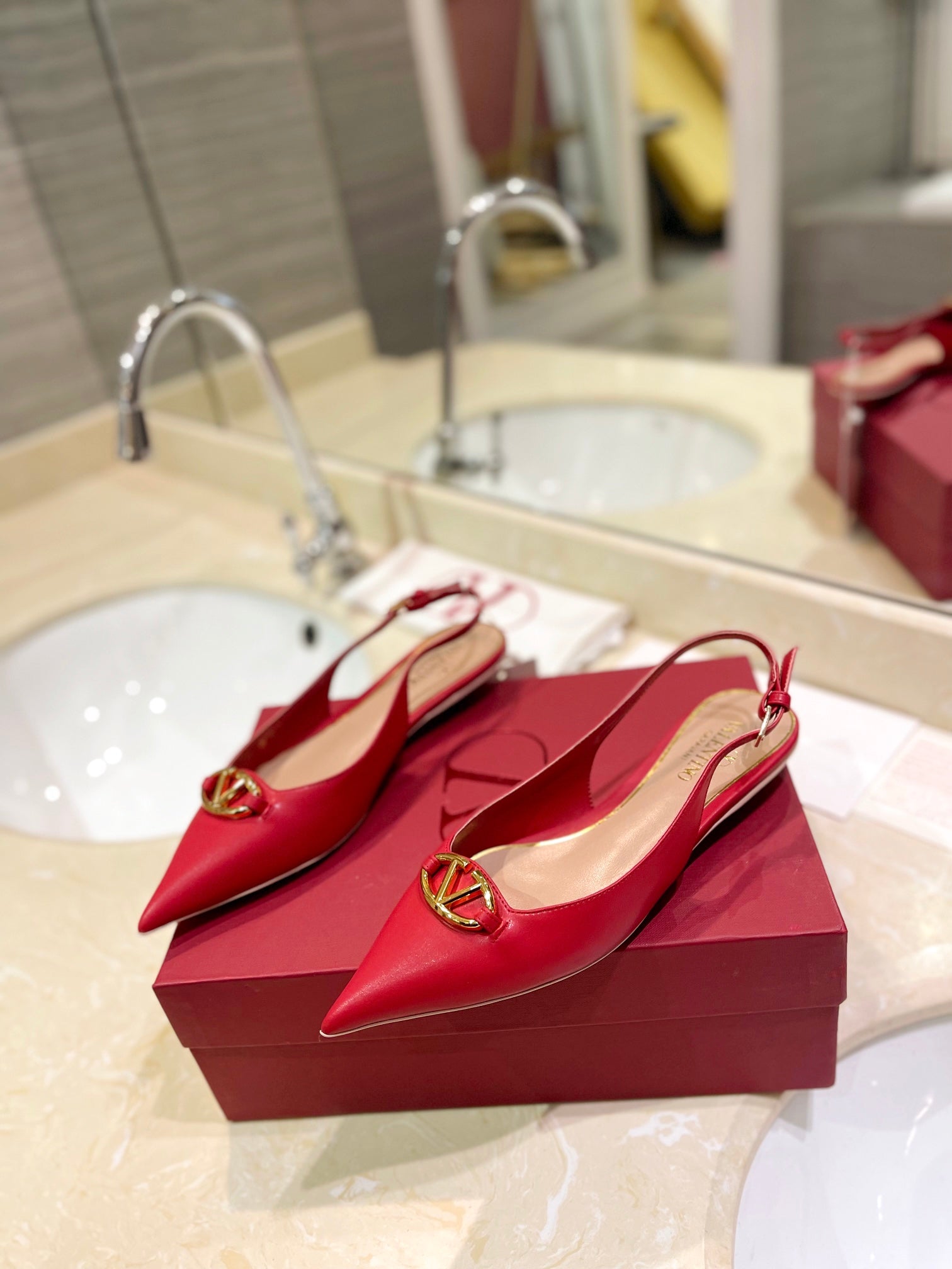 VALENTINO 26S POINTED TOE FLAT SLINGBACKS IN RED CALFSKIN