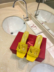 VALENTINO 26S BLOCK-HEEL SANDALS 65 MM IN DARK YELLOW CALFSKIN WITH LOGO