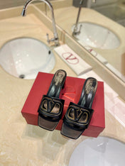 VALENTINO 26S BLOCK-HEEL SANDALS 65 MM IN BLACK CALFSKIN WITH LOGO