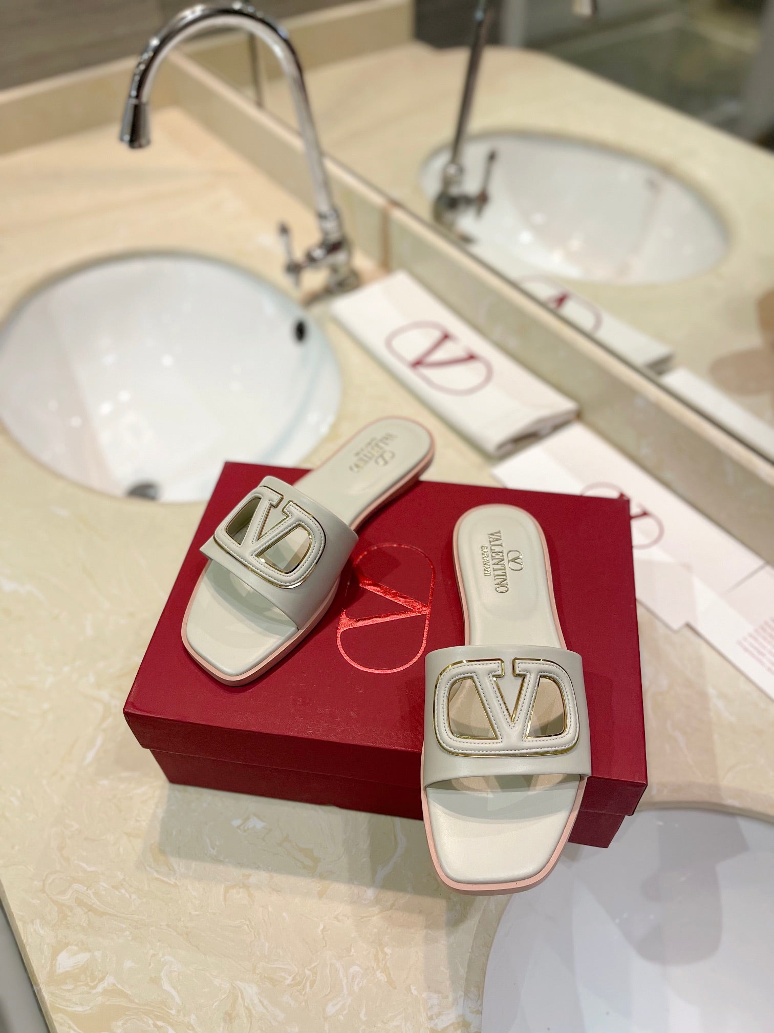 VALENTINO 26S SLIDES IN OFF WHITE CALFSKIN WITH LOGO