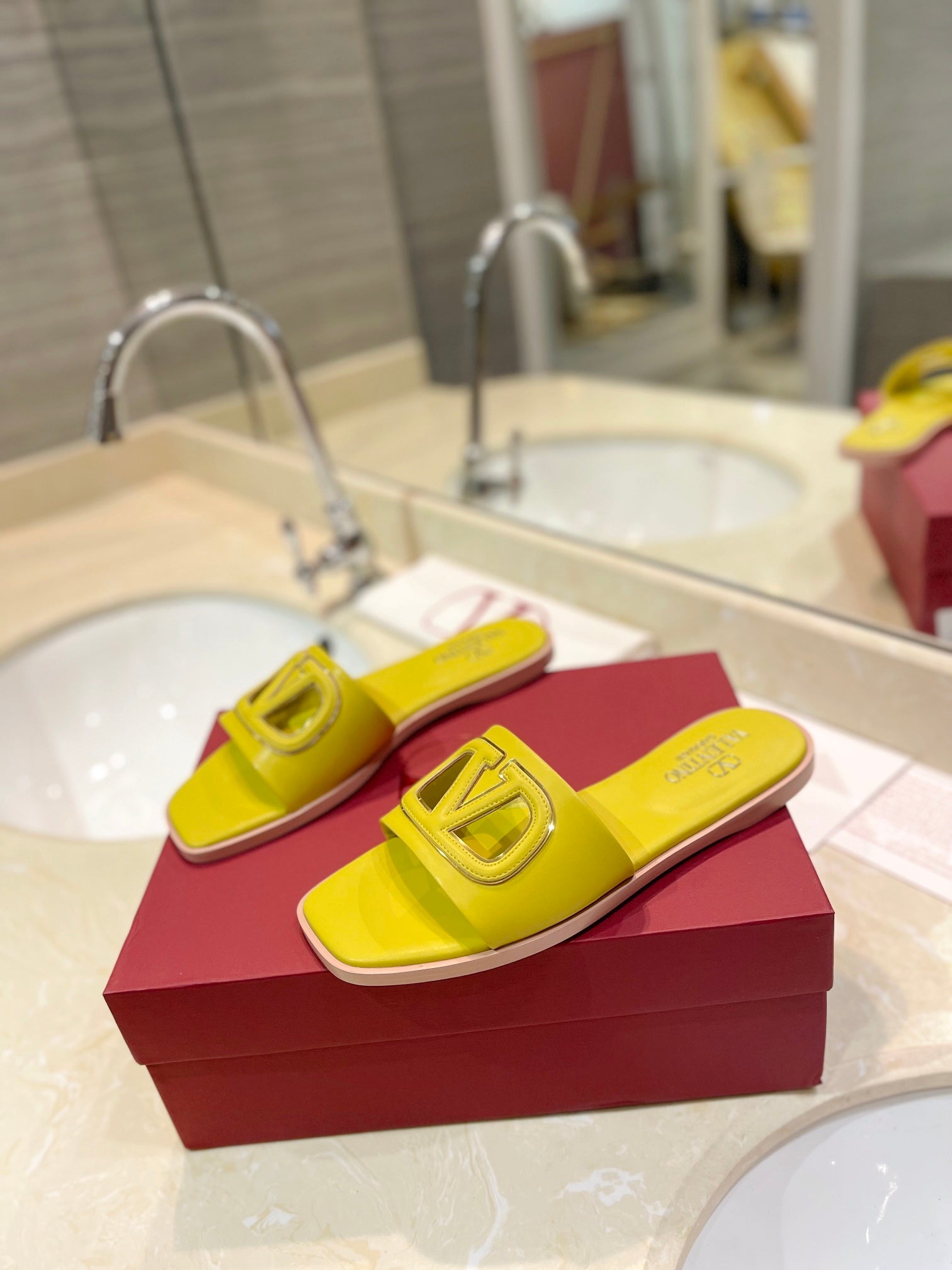 VALENTINO 26S SLIDES IN YELLOW CALFSKIN WITH LOGO