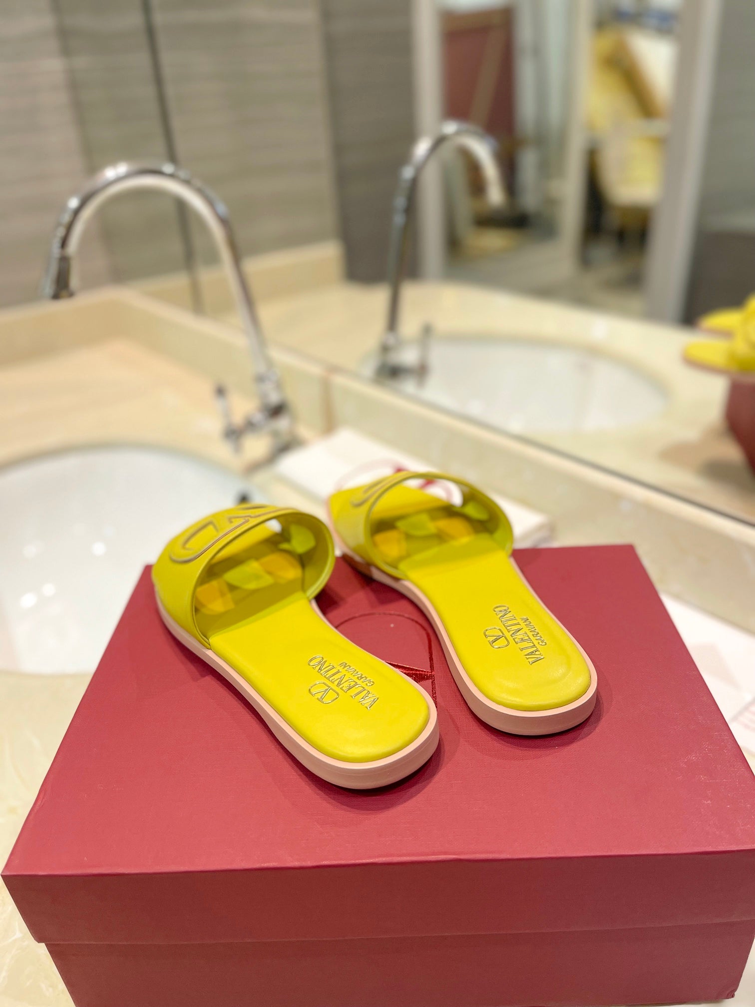 VALENTINO 26S SLIDES IN YELLOW CALFSKIN WITH LOGO
