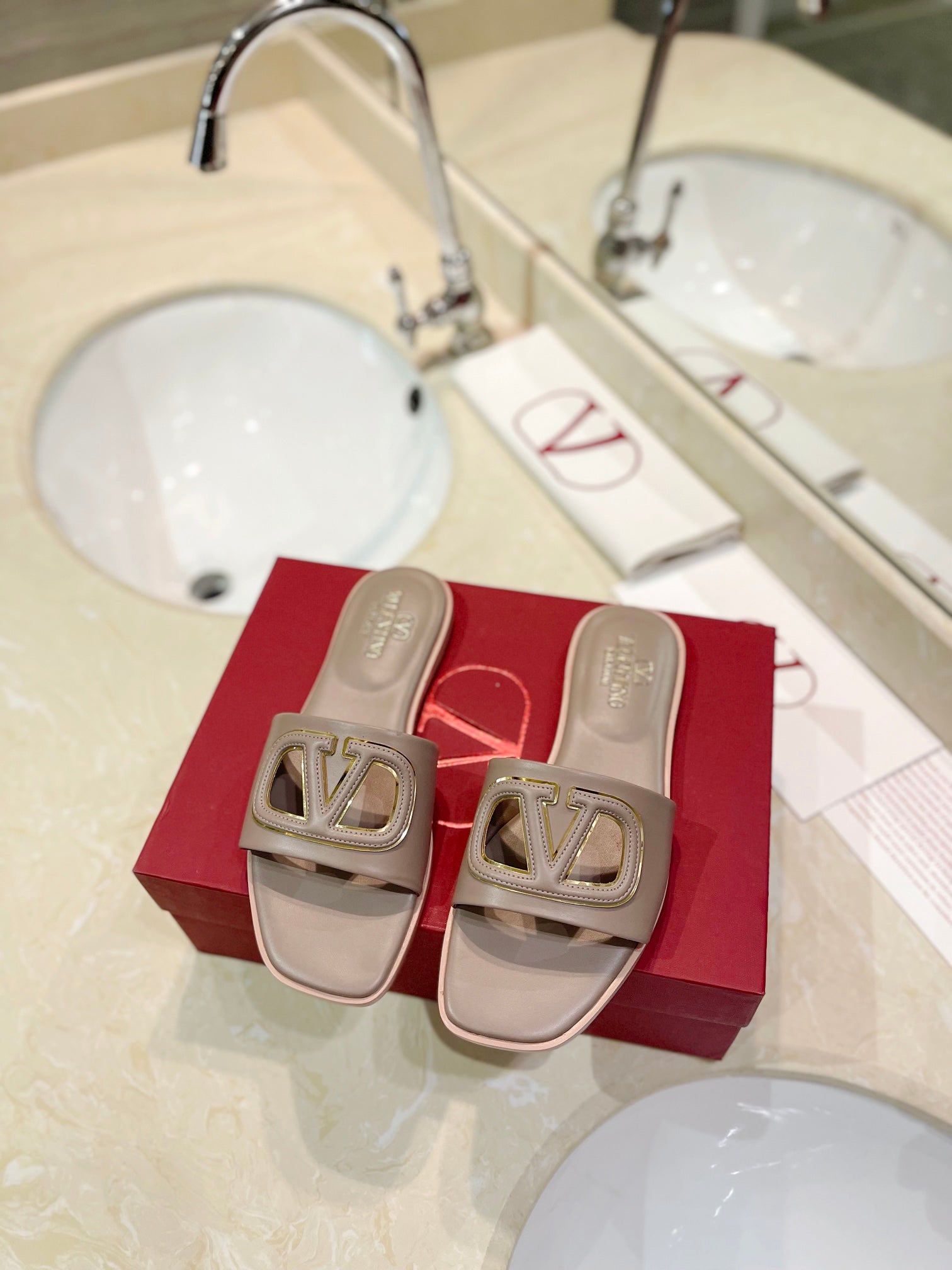 VALENTINO 26S SLIDES IN GREYISH BEIGE CALFSKIN WITH LOGO