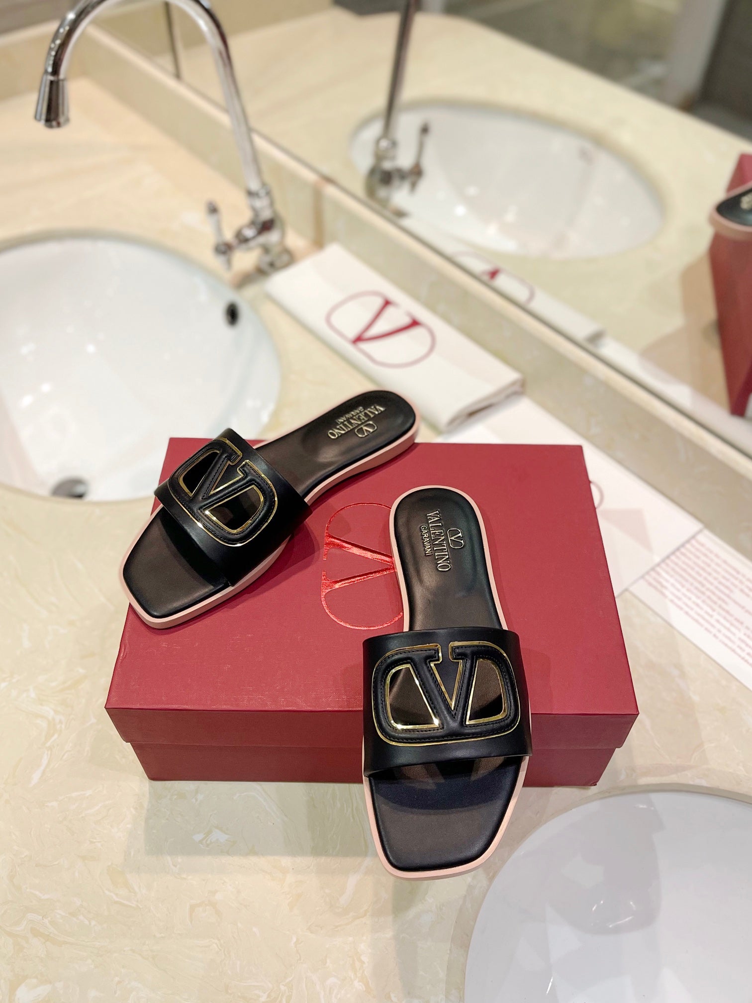 VALENTINO 26S SLIDES IN BLACK CALFSKIN WITH LOGO