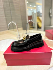 Vlogo Signature Black Calfskin Loafer