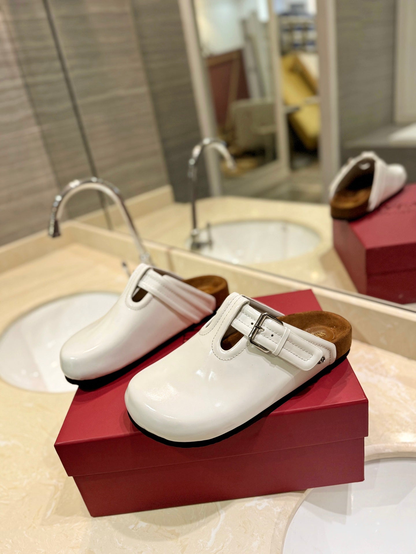 VALENTINO 26S FLAT MULES IN WHITE PATENT CALFSKIN