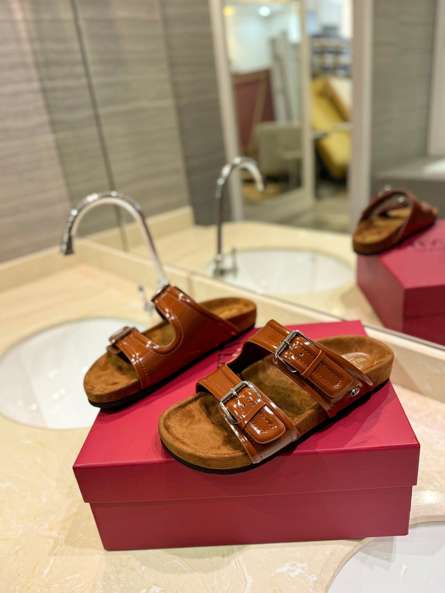 VALENTINO 26S FOOTBED SANDALS IN BROWN GLOSSY LEATHER MIX SUEDE