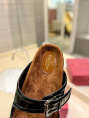 VALENTINO 26S FOOTBED SANDALS IN BLACK GLOSSY LEATHER MIX BROWN SUEDE