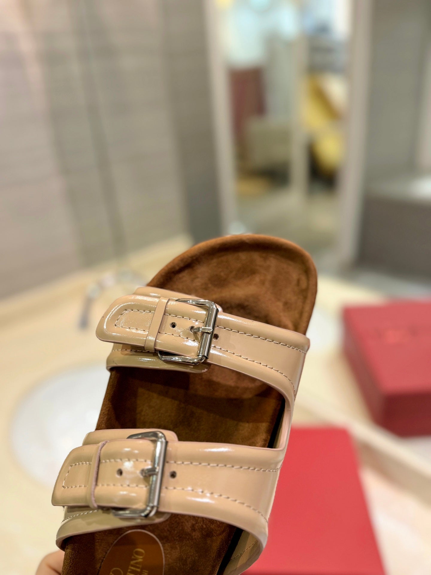 VALENTINO 26S FOOTBED SANDALS IN BEIGE GLOSSY LEATHER MIX BROWN SUEDE
