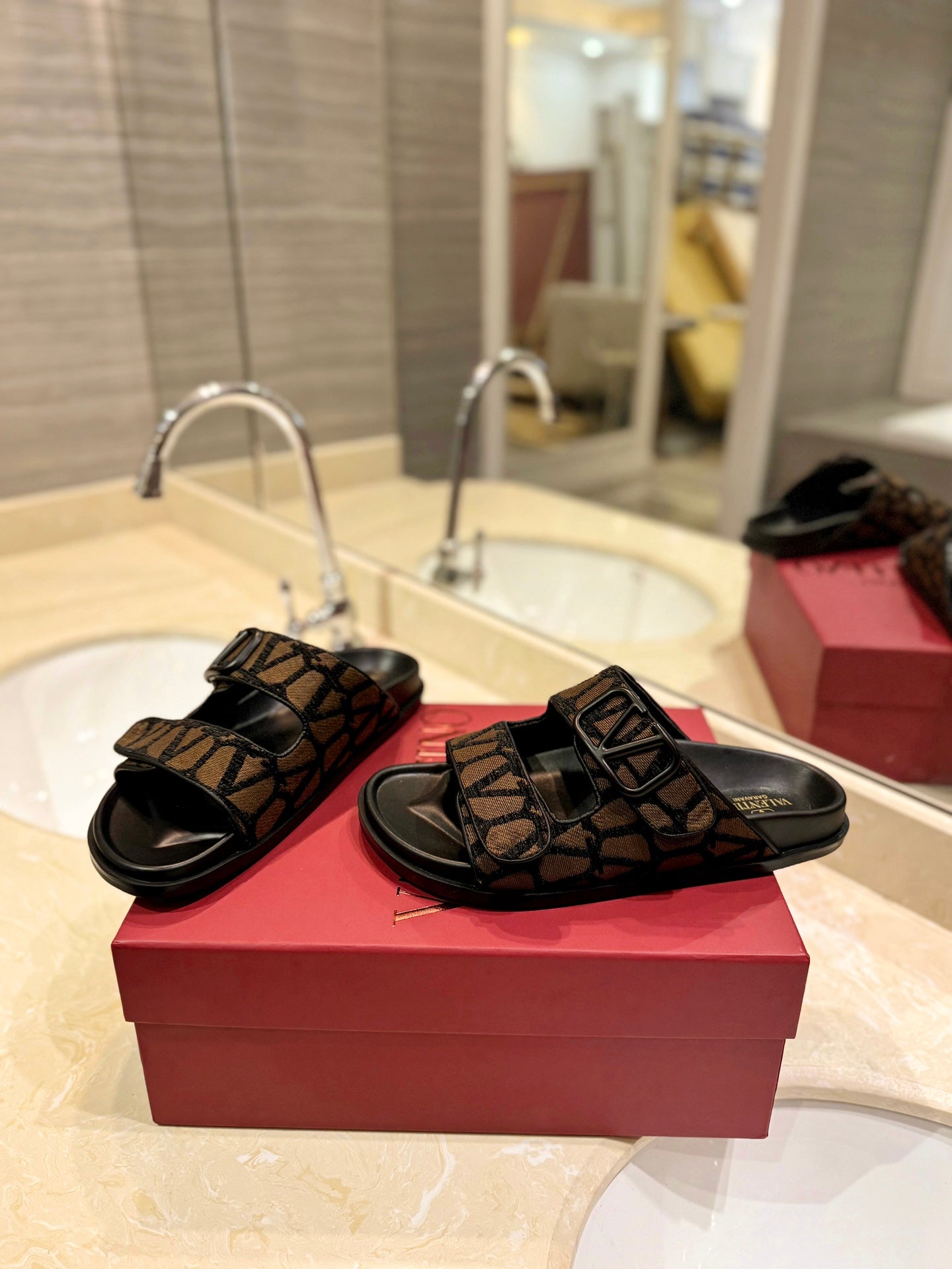 VALENTINO 26S VELCRO SANDALS IN BLACK LEATHER AND BROWN JACQUARD FABRIC WITH HARDWARE