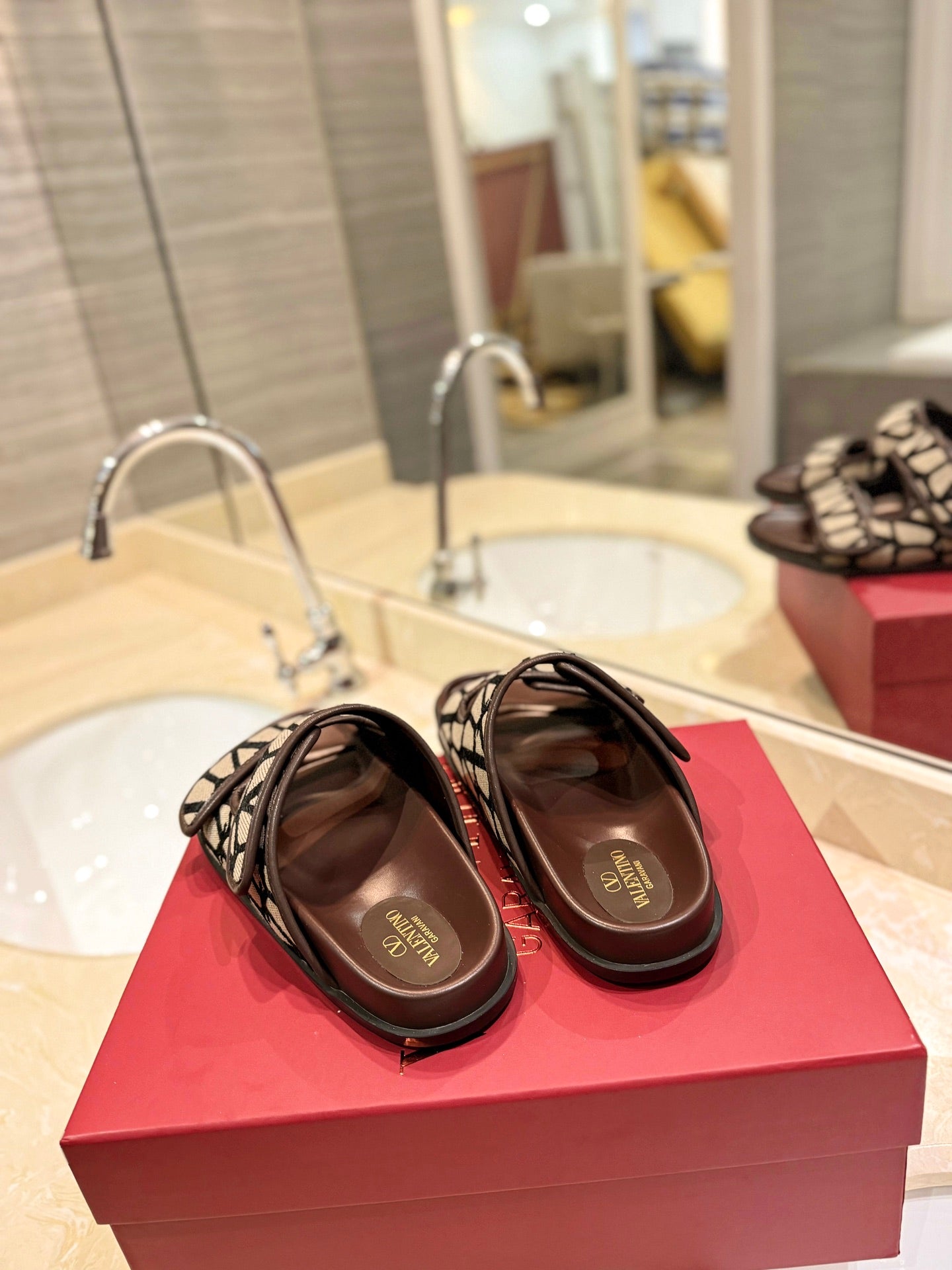 VALENTINO 26S VELCRO SANDALS IN BROWN LEATHER AND BEIGE JACQUARD FABRIC