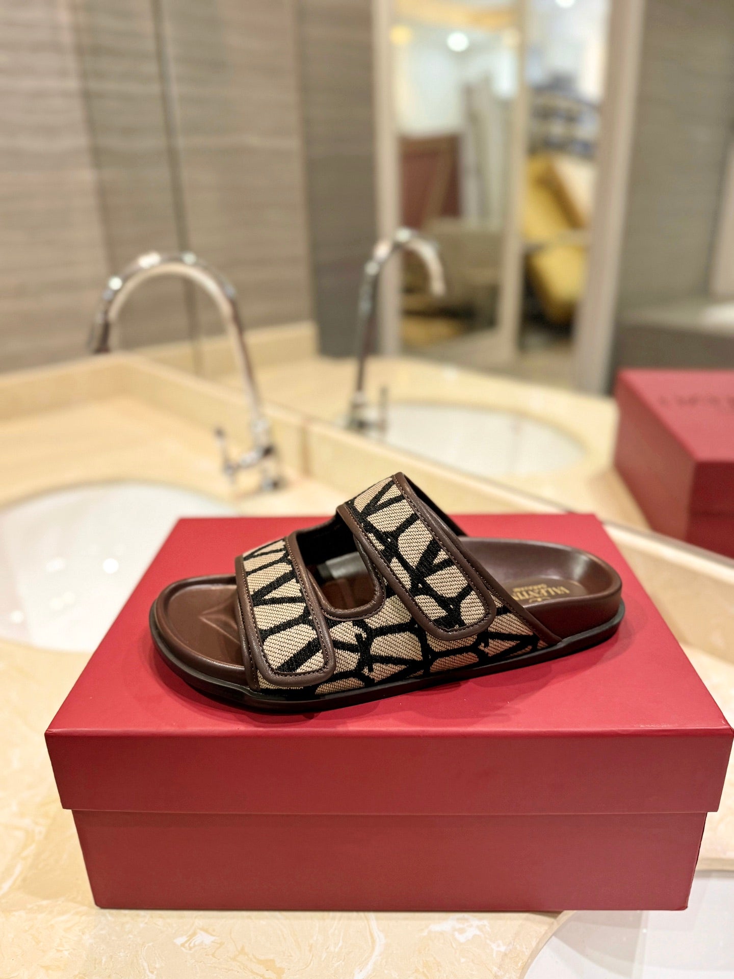 VALENTINO 26S VELCRO SANDALS IN BROWN LEATHER AND BEIGE JACQUARD FABRIC