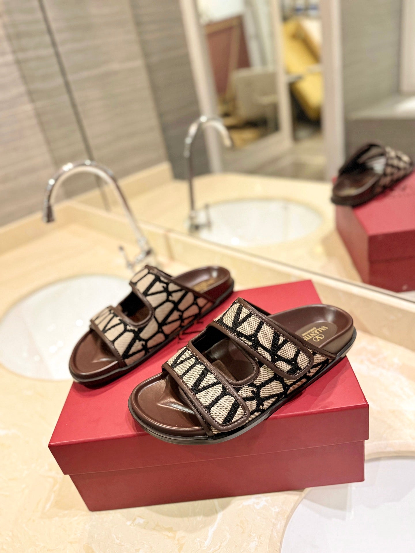 VALENTINO 26S VELCRO SANDALS IN BROWN LEATHER AND BEIGE JACQUARD FABRIC