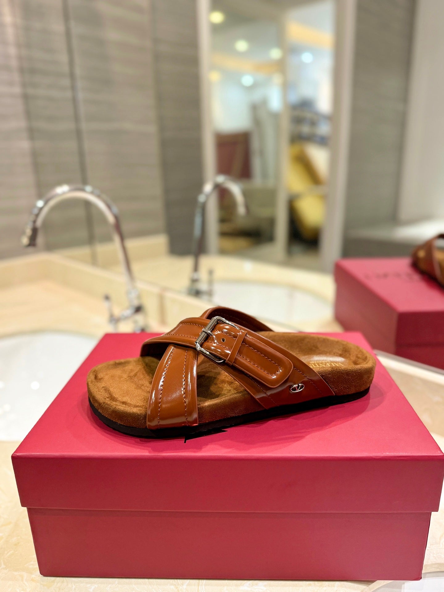 VALENTINO 26S CROSS STRAP SANDALS IN BROWN GLOSSY LEATHER AND SUEDE