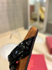 VALENTINO 26S CROSS STRAP SANDALS IN BLACK GLOSSY LEATHER MIX BROWN SUEDE