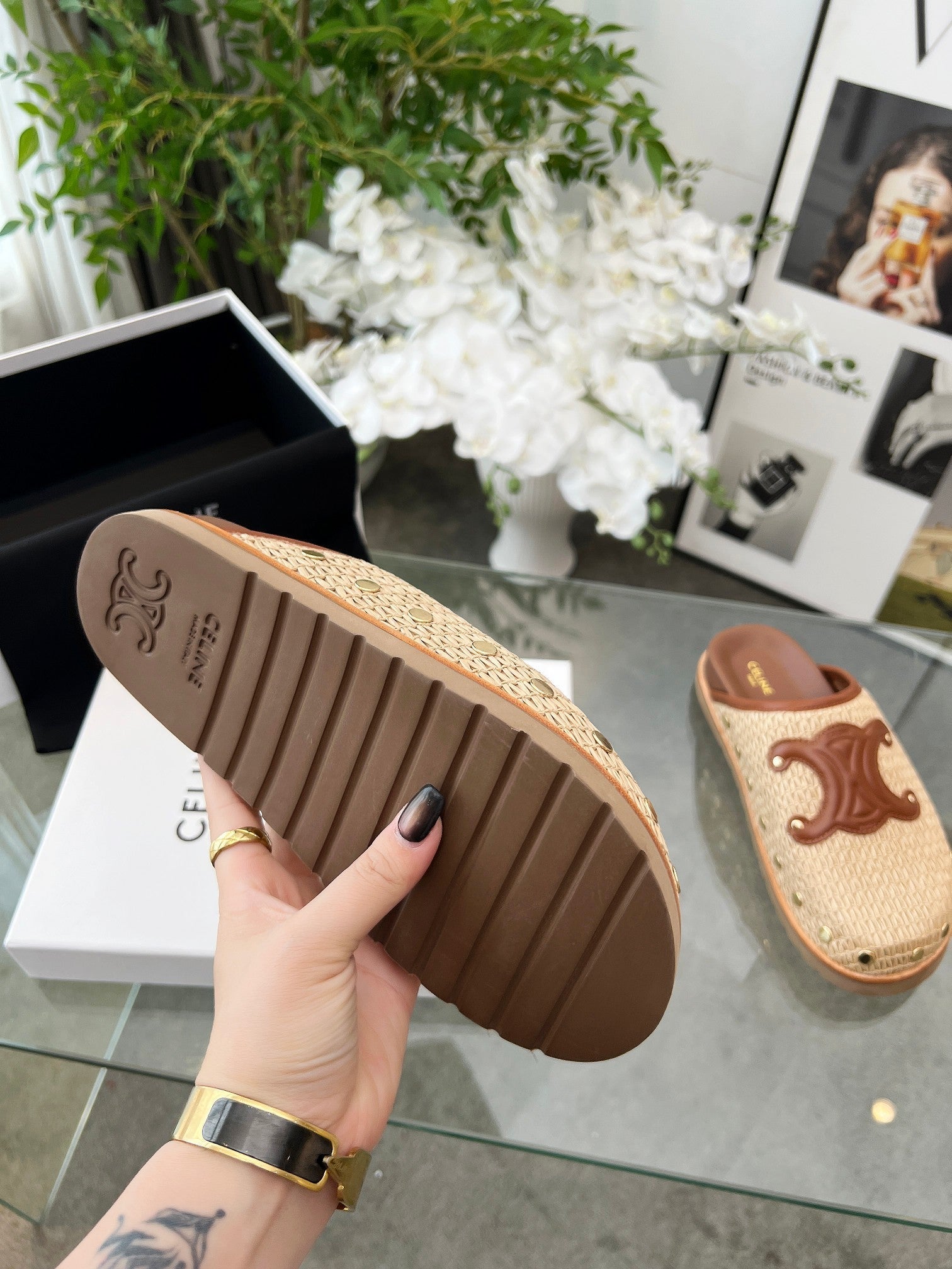 CELINE 26S TRIOMPHE MULES IN BEIGE RAFFIA AND BROWN CALFSKIN