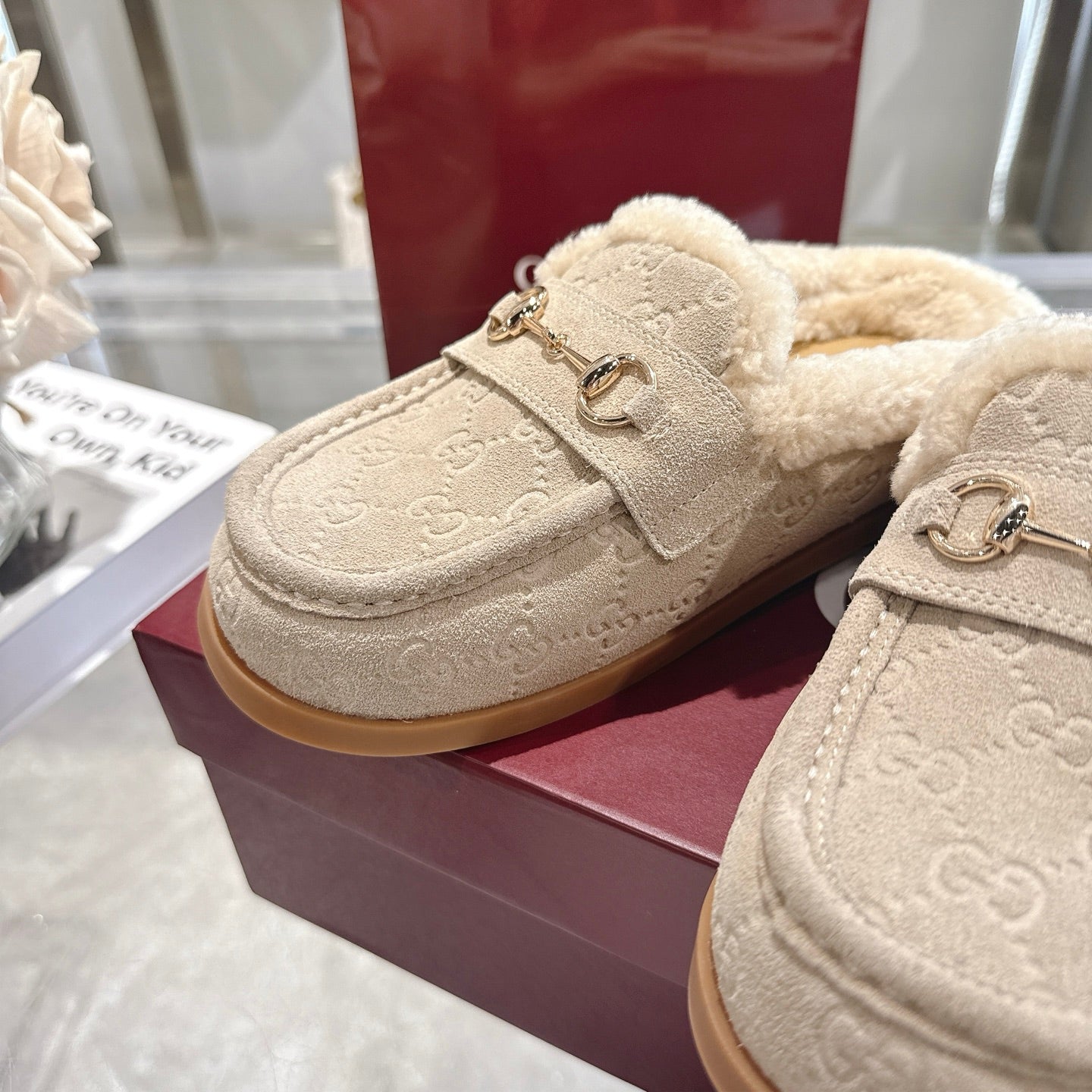 GUCCI 26S MULES IN LIGHT BEIGE SUEDE GG LOGO PATTERN