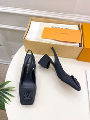 SHAKE SQUARE-TOE BLOCK HEEL 5.5 CM SANDALS IN BLACK PEPPLE CALFSKIN