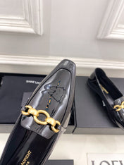 FLAT LOAFERS WITH GOLD CHAIN IN BLACK GLOSSY CALFSKIN