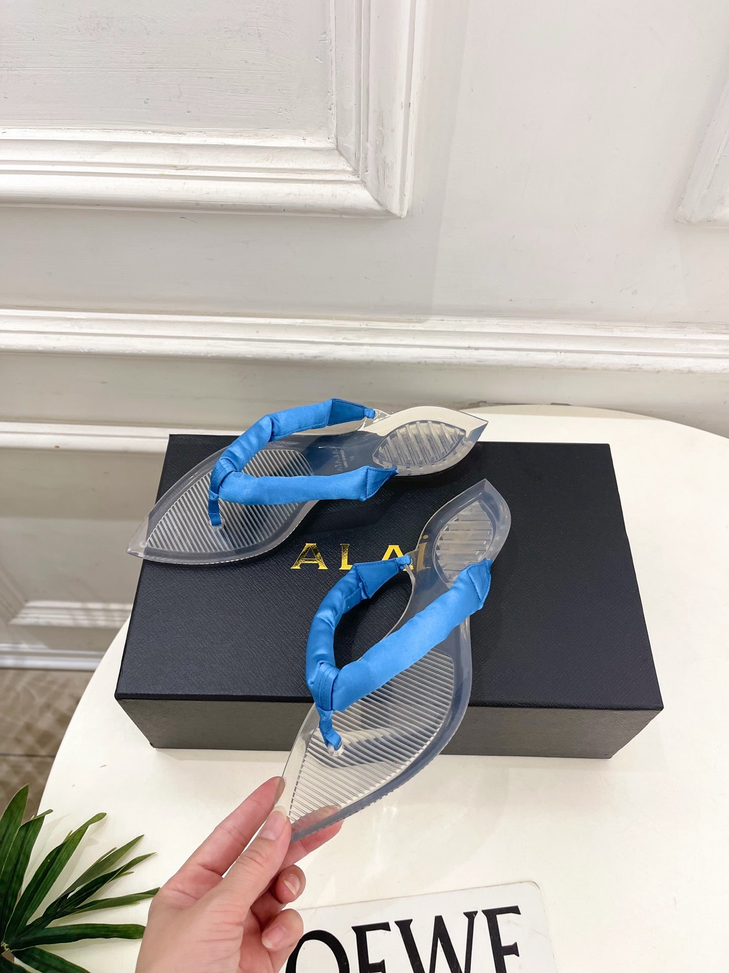 ALAIA 26S THONG SANDALS IN BLUE SATIN AND TRANSPARENT PVC